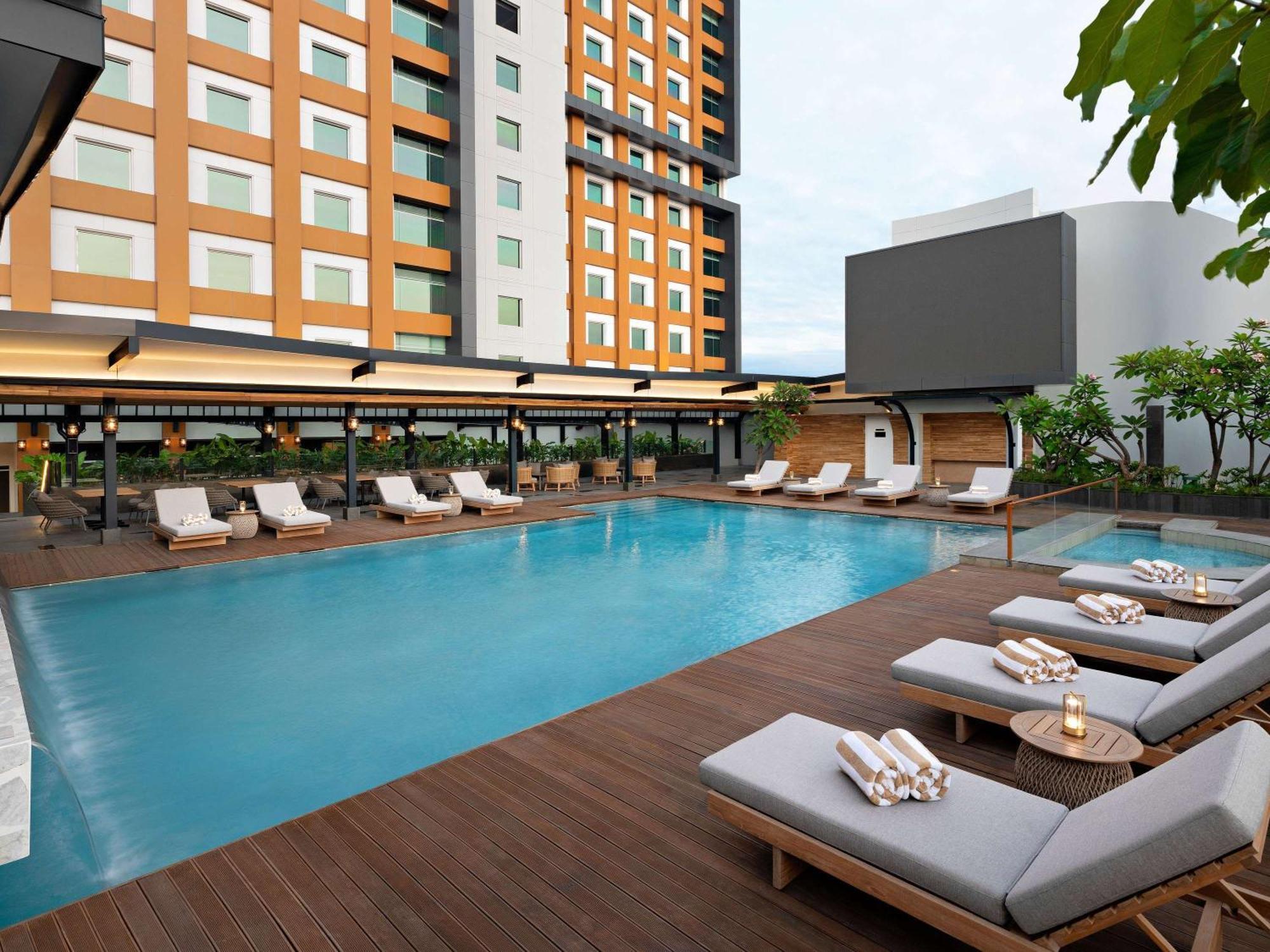 Moevenpick Hotel Jakarta City Centre Exteriör bild